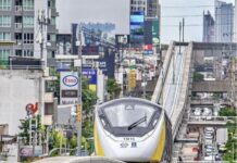 monorail Bangkok jaune