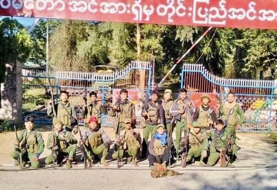 soldats rebelles birmans