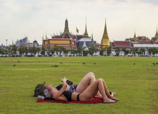 THAÏLANDE EXPRESS – ACTUALITÉS : Que retenir de l’actualité thaïlandaise du 15 au 21 janvier ? touristes bronzage