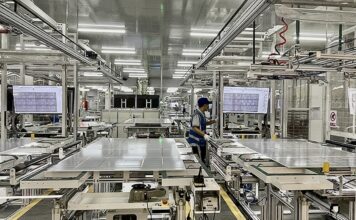 ASIE – ÉNERGIE : La Chine, clé de la transition énergétique usine panneaux solaire Chine