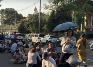 Birmans demandeurs de visa thailandais