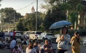 THAÏLANDE – BIRMANIE : 7 000 Birmans demandent un visa pour échapper à la conscription Birmans demandeurs de visa thailandais