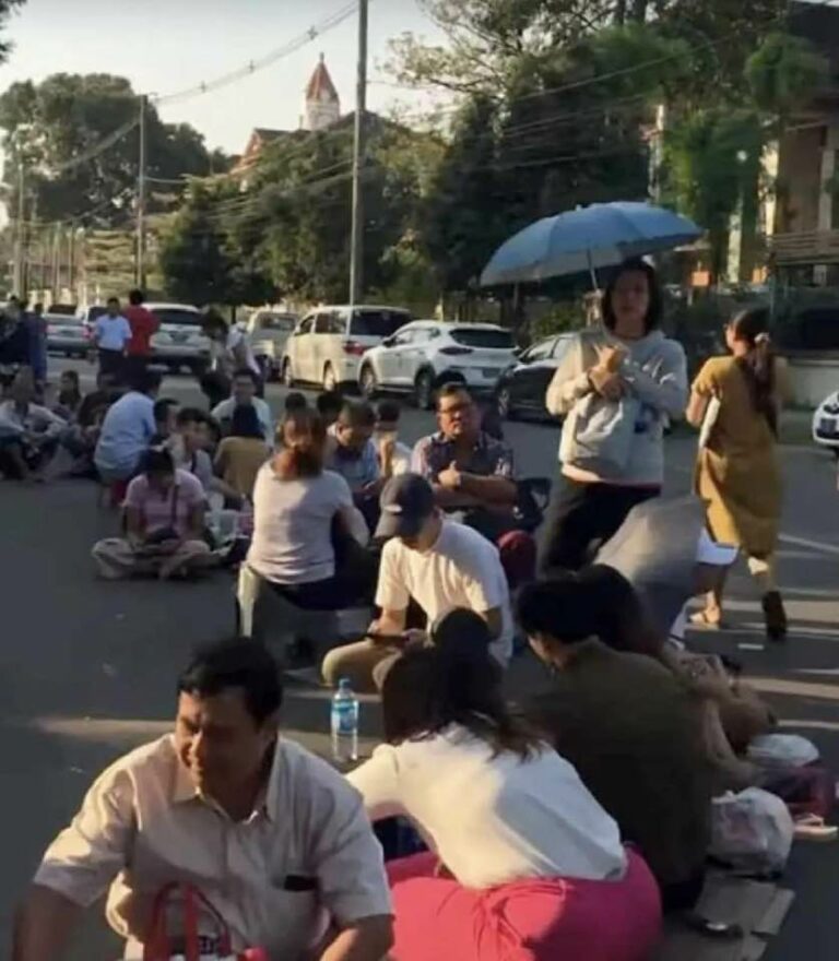 THAÏLANDE – BIRMANIE : 7 000 Birmans demandent un visa pour échapper à la conscription 