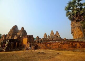 CAMBODGE – PATRIMOINE : Restauration de la deuxième porte Est du temple de Pre Rup à Angkor Temple Pre Rup