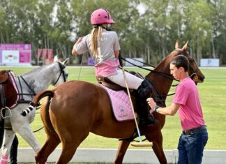 PATTAYA – SPORT : L’équipe Thai Polo remporte la Queen’s Cup Pink Polo 2024 cavalière thai polo 2024
