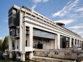 FRANCE – POLITIQUE : Vue d’ailleurs, la dette, la présidence et les doutes Bercy économie en France