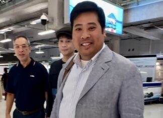 THAÏLANDE – MONARCHIE : Retour à Bangkok de Vacharaesorn Vivacharawongse, le second fils du Roi Vacharaesorn Vivacharawongse