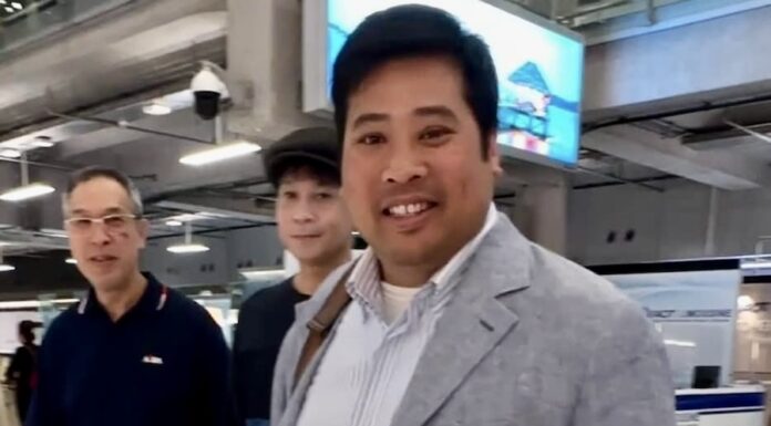 THAÏLANDE – MONARCHIE : Retour à Bangkok de Vacharaesorn Vivacharawongse, le second fils du Roi Vacharaesorn Vivacharawongse