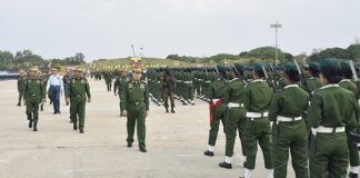 défilé armée birmane