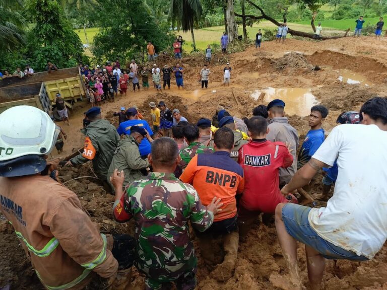 INDONÉSIE – CATASTROPHE : Dix-huit morts et cinq disparus à la suite d’inondations à Sumatra