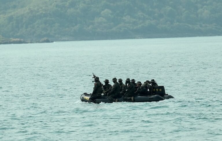 PHILIPPINES – DÉFENSE : Une nouvelle base navale sans les américains, mais…