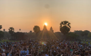 CAMBODGE – TOURISME : Spectacle céleste à Angkor Wat : 10 000 personnes célèbrent l’équinoxe équinoxe Angkor Wat