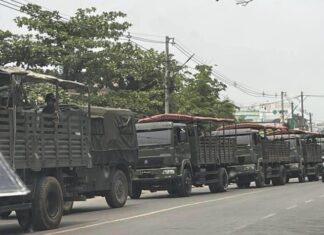 BIRMANIE – CONFLIT : L’armée Thaïlandaise met en garde les factions rebelles Militaires birmans en route pour Myawaddy