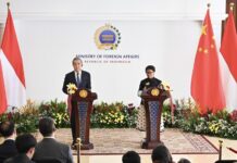 ASIE – DIPLOMATIE : La Chine et l’Indonésie plaident pour un cessez-le-feu à Gaza Retno Marsudi Wang Yi