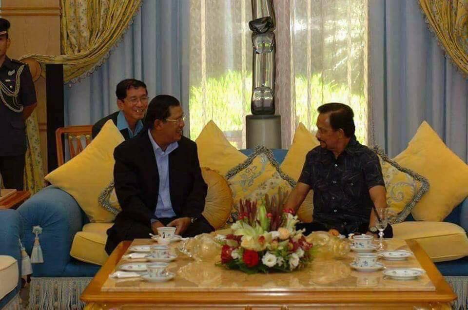 Roi de Brunei et Hun Sen