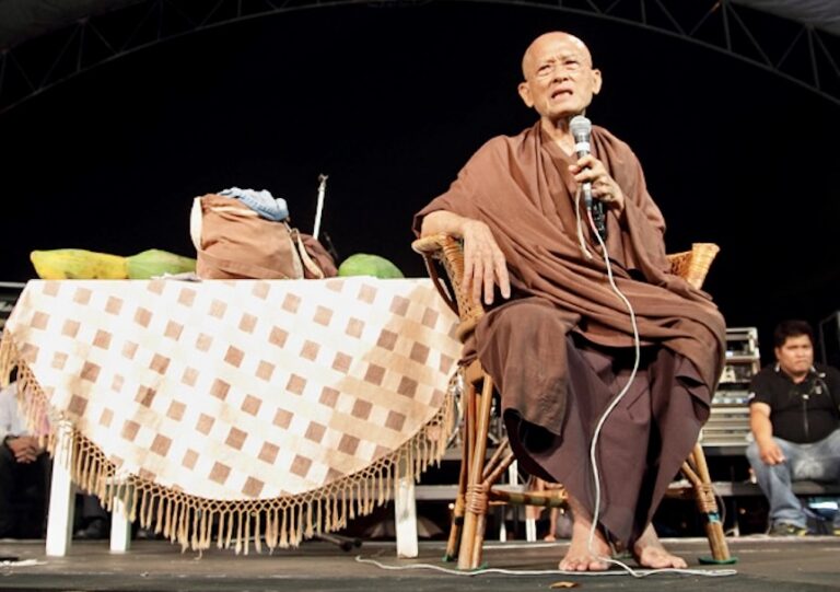 THAÏLANDE – RELIGION : Décès du fondateur de la secte bouddhiste Santi Asoke