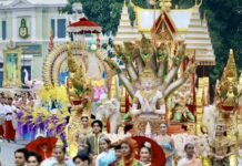THAÏLANDE – TOURISME : La chaleur brûlante de Songkran s’abat sur le royaume Songkran défilé