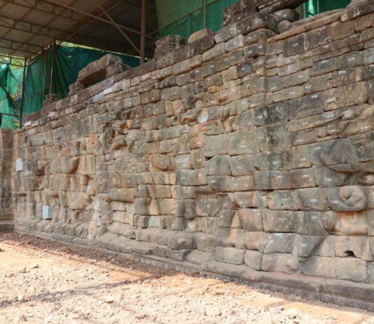 CAMBODGE – PATRIMOINE : Restauration de la Terrasse des Éléphants Terrasse des éléphants Angkor