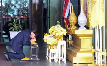 THAÏLANDE – POLITIQUE : Thaksin Shinawatra devant les juges le 18 juin Thaksin respect au roi