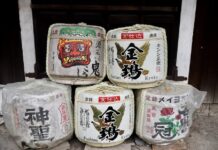 BANGKOK – TRADITION : Le saké japonais fait sourire la Cité des Anges (2/3) barils de Saké