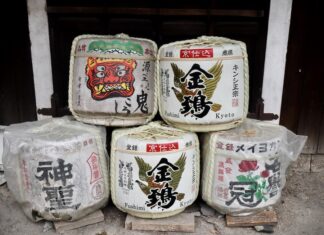 BANGKOK – TRADITION : Le saké japonais fait sourire la Cité des Anges (2/3) barils de Saké