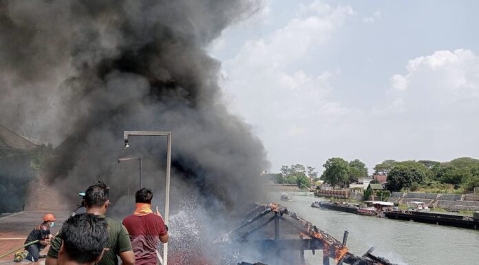 THAÏLANDE – TOURISME : Ils voguaient sur la Chao Praya, leur bateau a pris feu incendie bateau