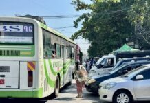 BIRMANIE – CONFLIT : La lutte armée contre la junte reste populaire Rangoun bus rue