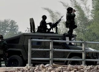 BIRMANIE – CONFLIT : Plus de 100 soldats birmans acculés à la frontière par les Karens soldats thaïlandais