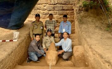 Statue Deva Cambodge