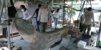 Naga temple banteay samre