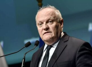 François Asselineau