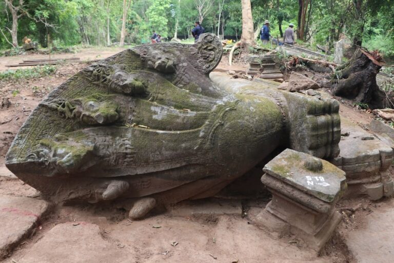 CAMBODGE – PATRIMOINE : L’Autorité nationale APSARA entreprend des fouilles sur la chaussée orientale du temple de Beng Mealea