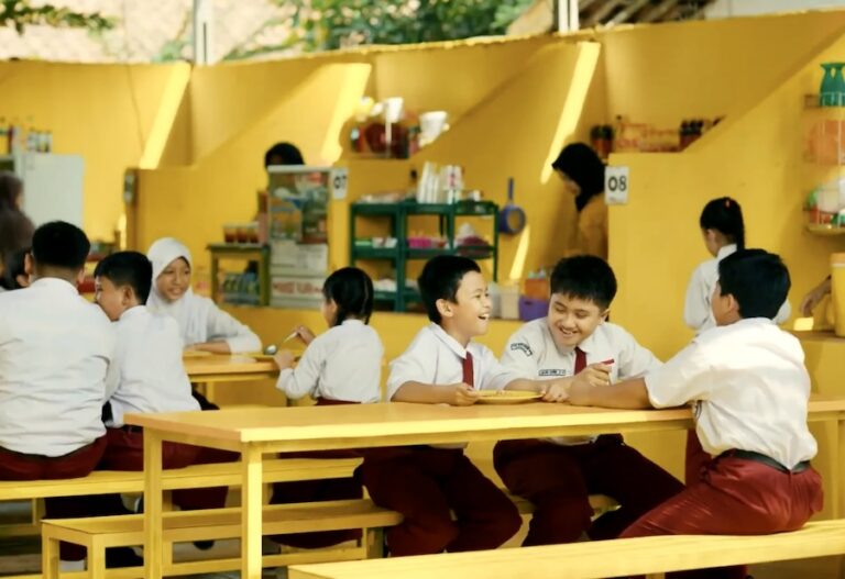 INDONÉSIE – SOCIÉTÉ : Les cantines scolaires indonésiennes, enjeu de premier ordre