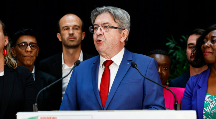FRANCE – POLITIQUE : Vue d’ailleurs, dans les urnes, une France bloquée qui veut espérer