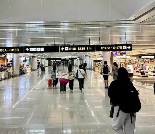 suvarnabhumi airport touristes