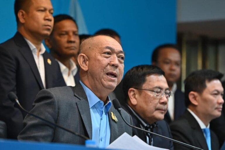 THAÏLANDE – POLITIQUE : Et maintenant, que va faire le parti démocrate dans la coalition ?