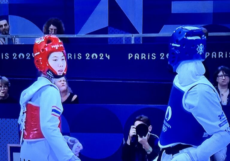 THAÏLANDE – FRANCE : Panipak Wongpattanakit, la reine du taekwondo écrase la concurrence à Paris 2024