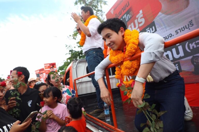 THAÏLANDE – POLITIQUE : Le leader de l’opposition a parlé à VOA avant le jugement de la Cour Constitutionnelle