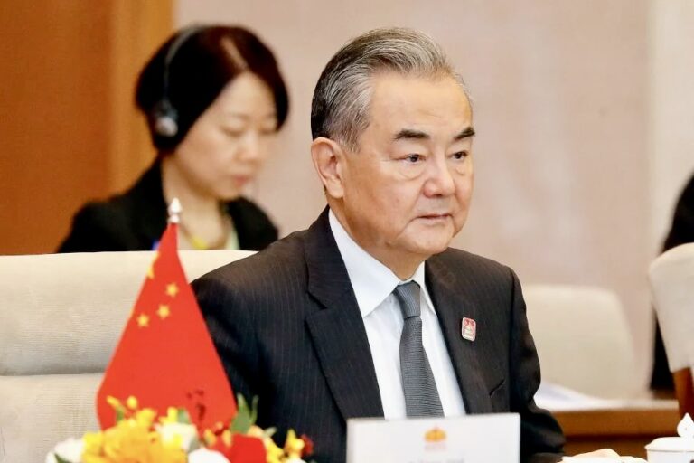 THAÏLANDE – CHINE : Le ministre Wang Yi à Bangkok pour parler Birmanie et « arrogance » de l’Occident