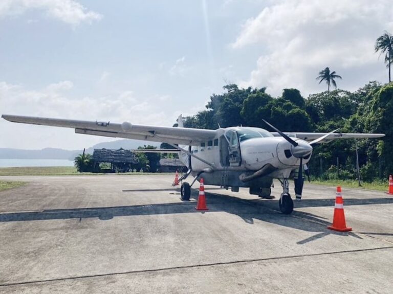 BANGKOK – SOCIÉTÉ : Neuf personnes disparues dans le crash d’un avion à Bang Pakong