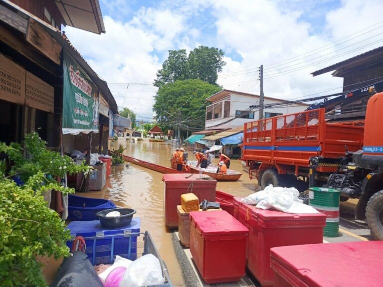THAÏLANDE EXPRESS – 19 AU 25 août : Le rôle de Thaksin, le prix du carburant et les inondations