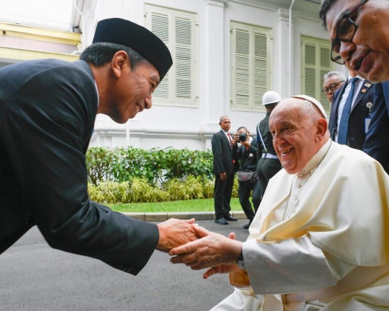 INDONÉSIE – RELIGION : Le Pape François défend le dialogue avec l’Islam
