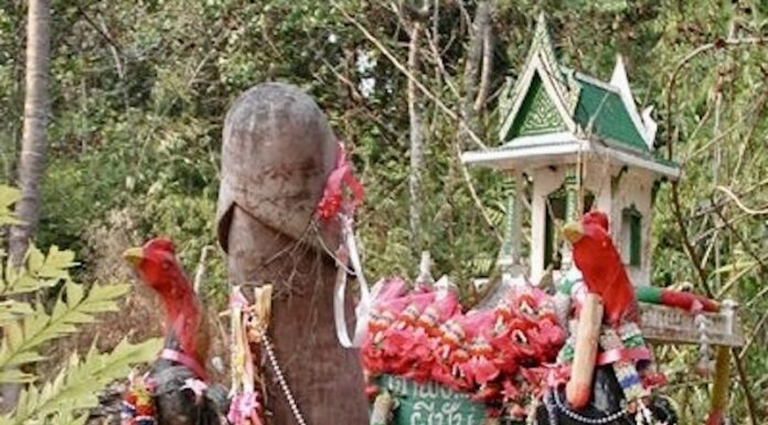 THAÏLANDE – TRADITIONS : Le mystère des amulettes phalliques « Palad Khik »