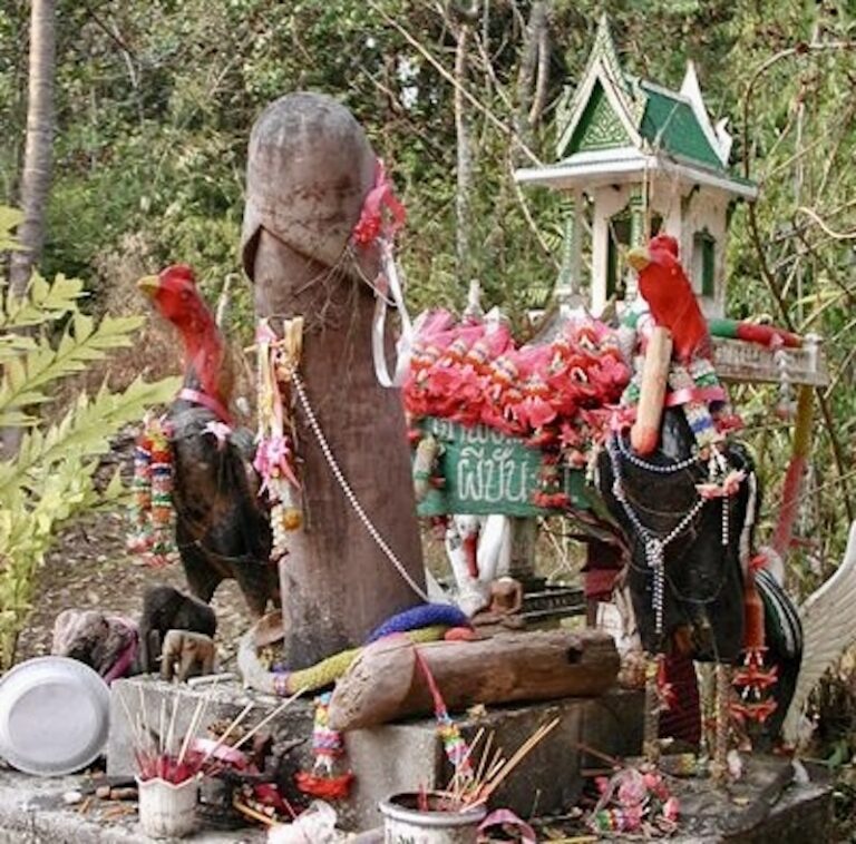 THAÏLANDE – TRADITIONS : Le mystère des amulettes phalliques « Palad Khik »