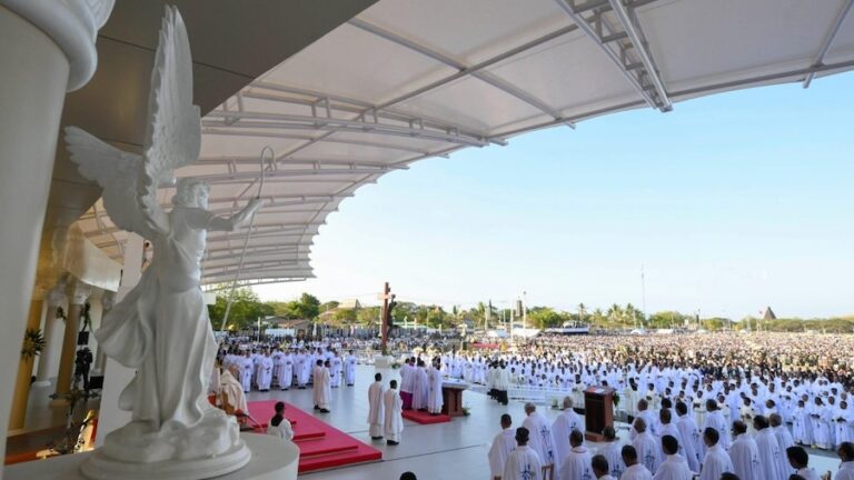 TIMOR ORIENTAL – RELIGION : Frénésie populaire et pontificale à Dili