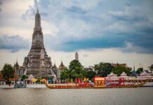 Wat Arun Barges royales
