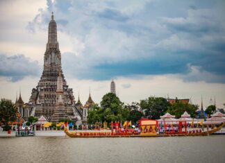 Wat Arun Barges royales