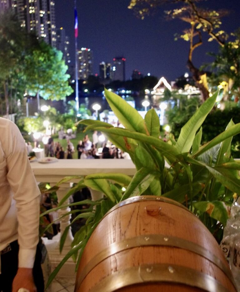 BANGKOK – INITIATIVE : Le Beaujolais nouveau au service de la solidarité en Thaïlande