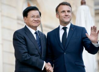 Emmanuel Macron - Thongloun Sisoulith