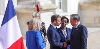 To Lam - Emmanuel Macron